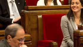 Inés Arrimadas en el Parlamento autonómico catalán, junto a Quim Torra.