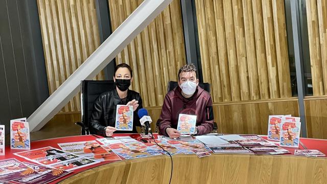 María Jesús Moro y Roberto H. Garabaya presentan el programa de Carnaval de Guijuelo