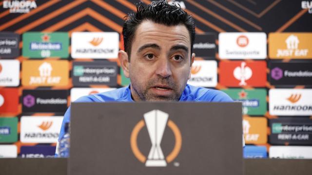 Xavi Hernández, en rueda de prensa de la Europa League