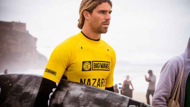 El surfista portugués Alex Botelho