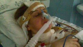 Katia, ingresada en el hospital tras haber sufrido la hemorragia en 2009.