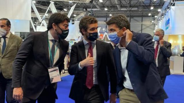 Luis Barcala y Carlos Mazón con Pablo Casado en una de las últimas ediciones de Fitur.