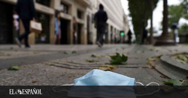 España dice adiós a la mascarilla en el transporte tras casi mil días y más de 118.000 muertos