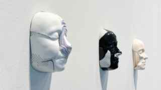 Almudena Lobera: 'Fossilized Filter Masks', 2021 (galería Max Estrella)