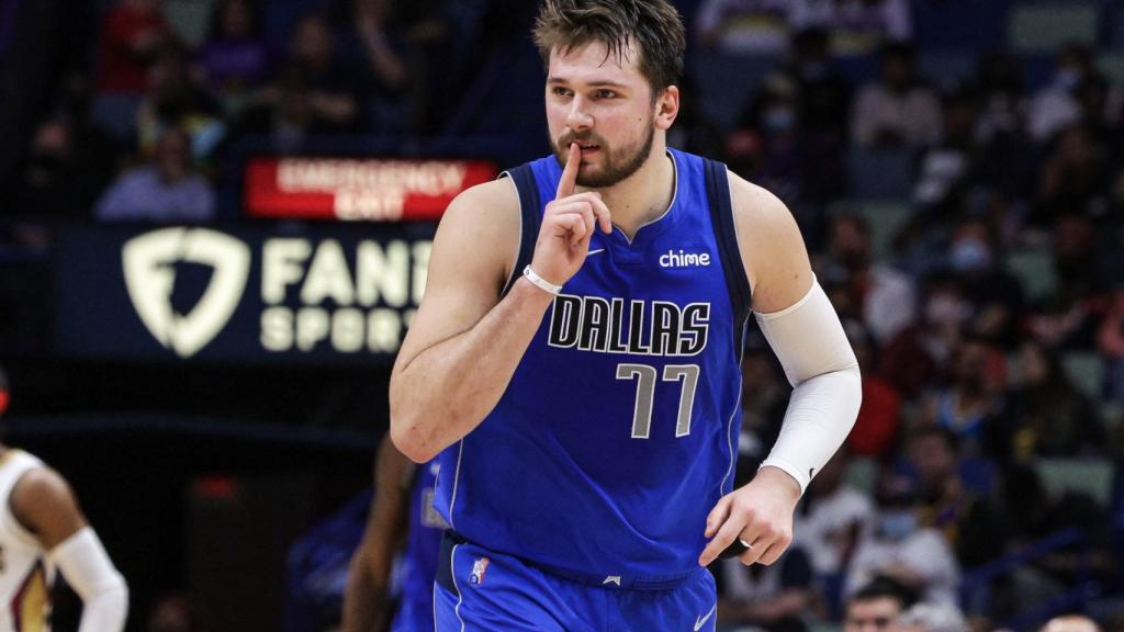 Luka Doncic celebrates a basket against the New Orleans Pelicans