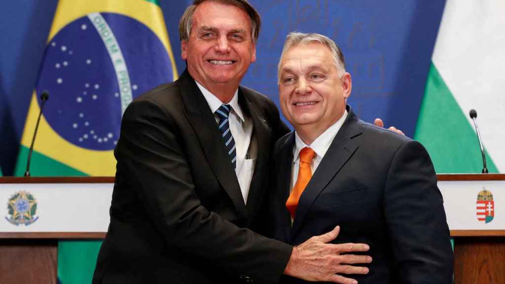 Jair Bolsonaro con el presidente húngaro, Vikton Orbán, en Budapest esta semana.