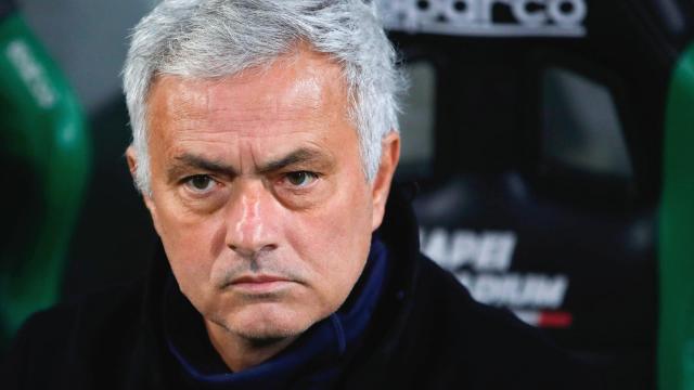 Mourinho, en el banquillo de la Roma