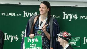 Lia Thomas durante la Ivy League Swimming and Diving Championships en la Universidad de Harvard