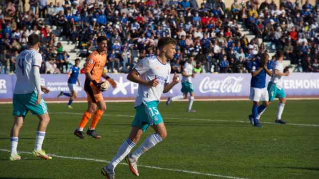 El Real Madrid Castilla no levanta cabeza y cae con claridad ante el San Fernando