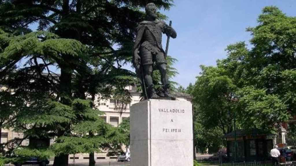 Estatua de Felipe II en Valladolid