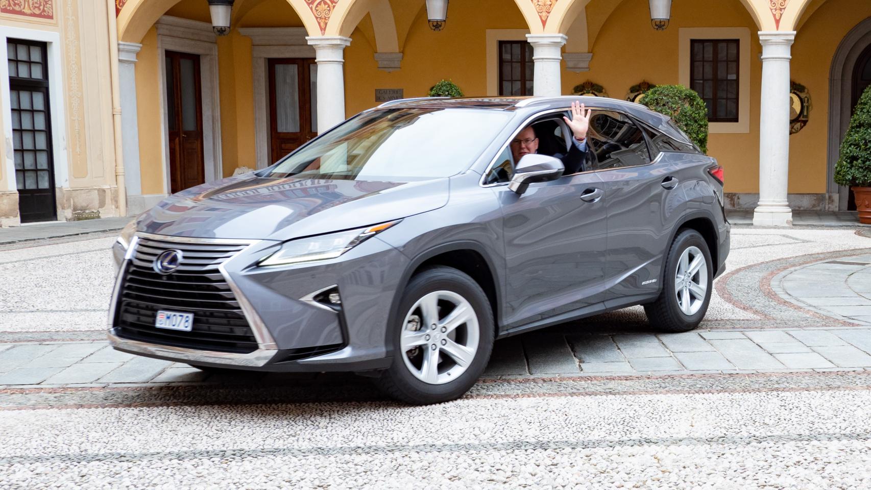 Alberto de Mónaco en un Lexus NX.