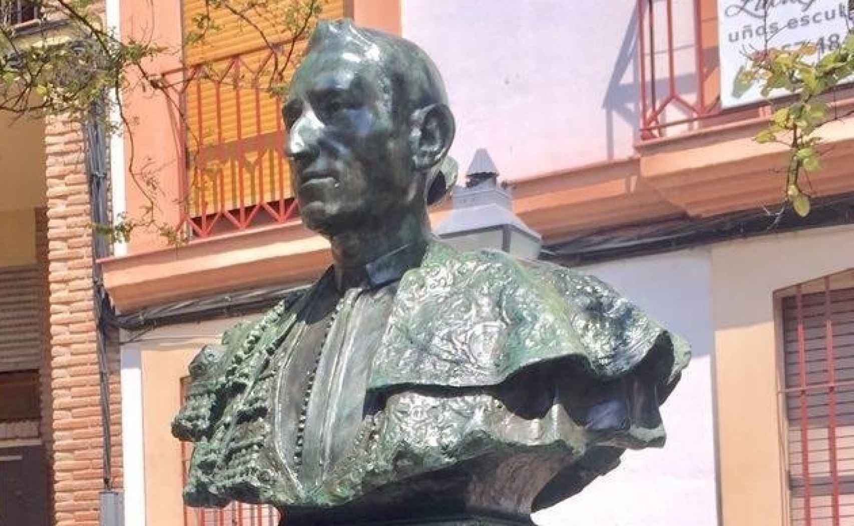 Busto en Córdoba de Rafael Molina Sánchez, Lagartijo el grande, el primero de los cinco califas del toreo cordobés.