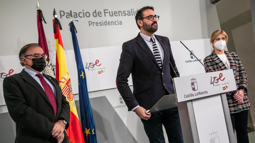 Sergio Gutiérrez, este lunes en rueda de prensa con Fernando Mora y Ana Isabel Abengózar