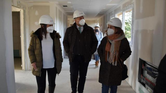 Visita de la consejera de Bienestar Social, Bárbara García, a la residencia “Las Hoces” de Cuenca. Foto: JCCM