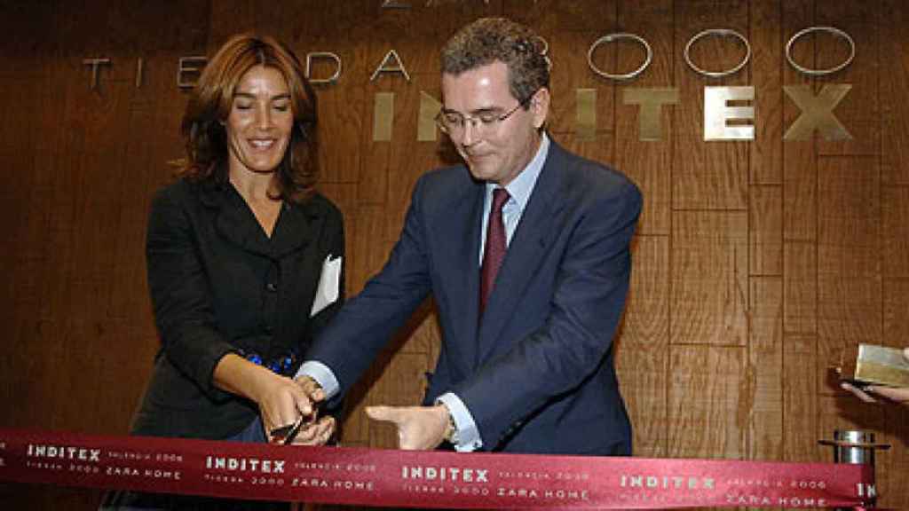 Eva Cárdenas con Pablo Isla, en la inauguración de una tienda de Zara Home en Valencia en 2006.