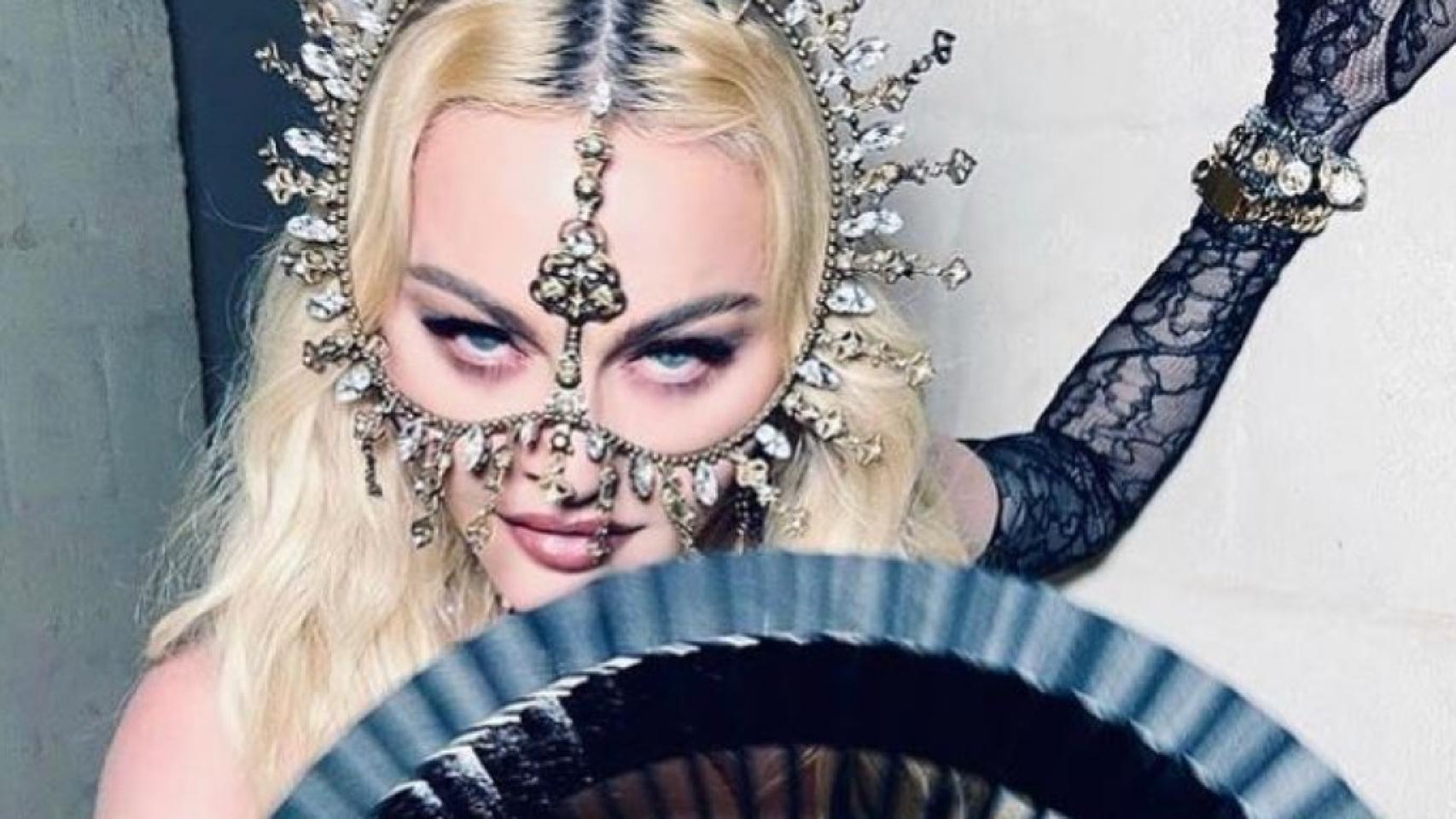 Los abanicos españoles que sedujeron a Madonna: así es su fabricante  Olivier Bernoux