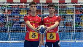 Djordje y Petar Cikusa, con la selección española de balonmano júnior.