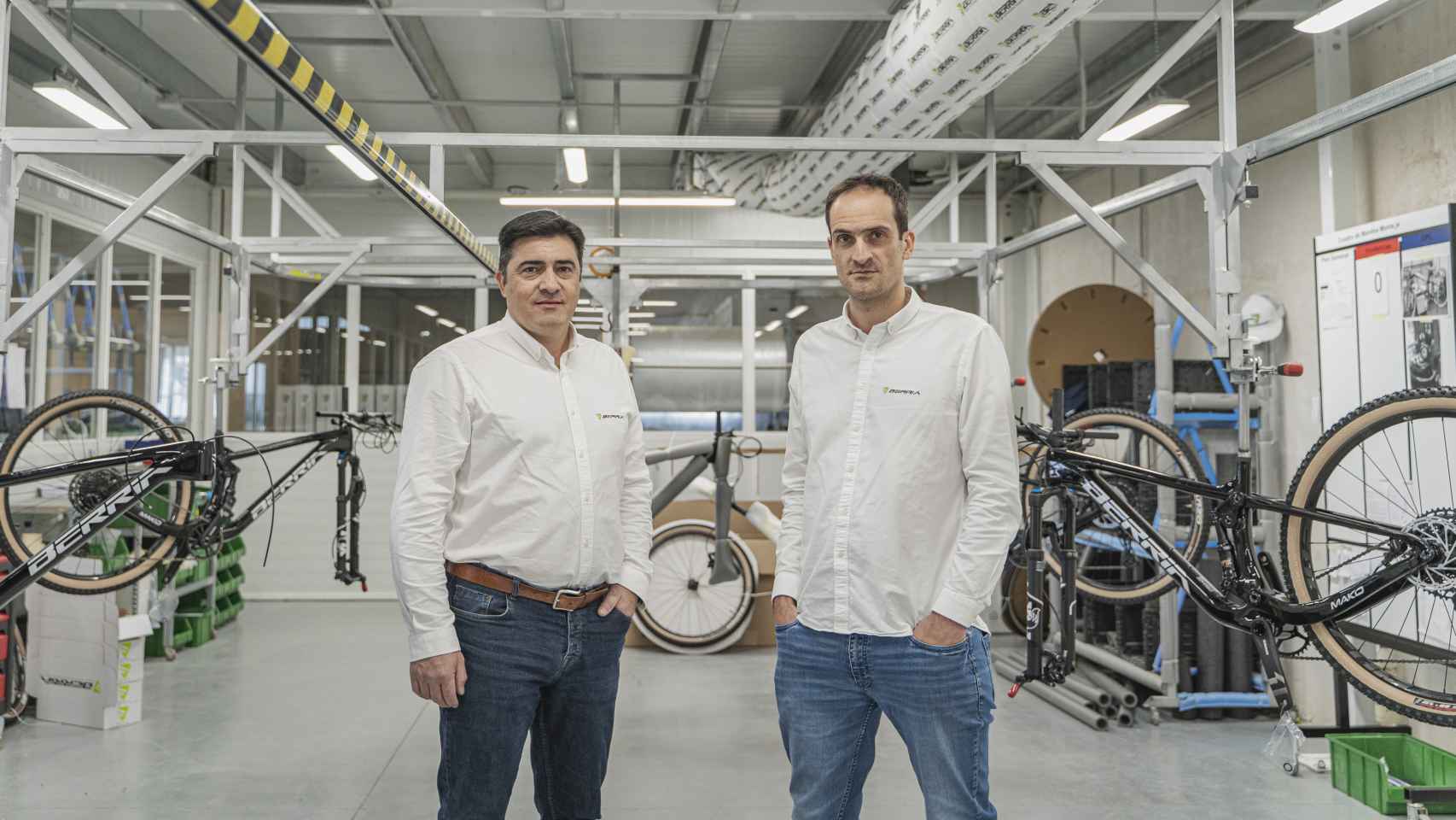 El sueño de dos hermanos en un garaje de Albacete se convierte en un  negocio millonario en 31 países