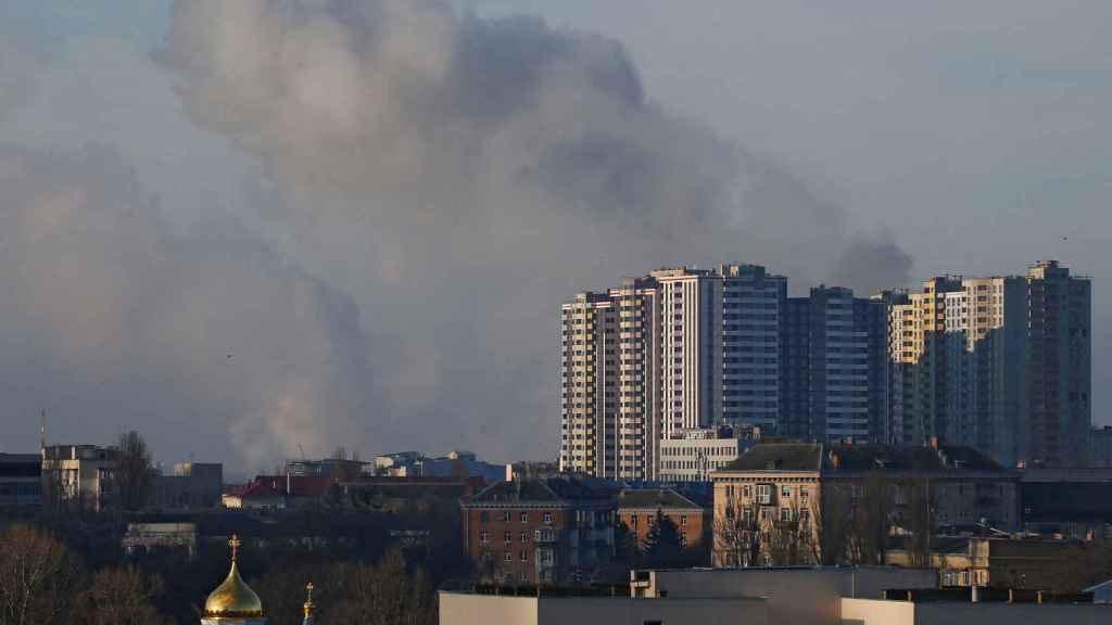 El humo tras los recientes bombardeos en Kiev.