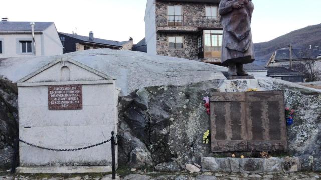 Monumento a los fallecidos en la tragedia de Ribadelago (Zamora)