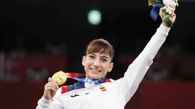 Sandra Sánchez celebra su oro olímpico de Tokio 2020