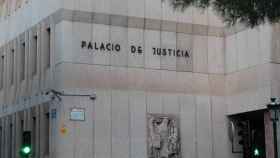 A juicio por maltratar a sus padres en Hellín (Albacete): llegó a lanzarles piedras y jarrones