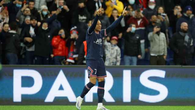 Kylian Mbappé celebrando un gol con el PSG