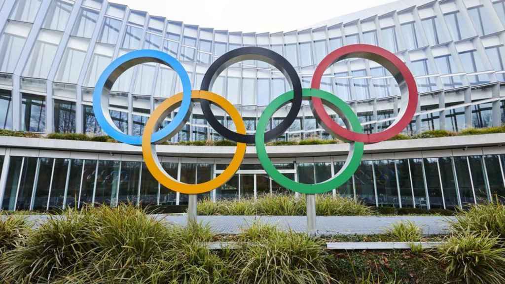 Los aros olímpicos en la sede del Comité Olímpico Internacional en Lausana.