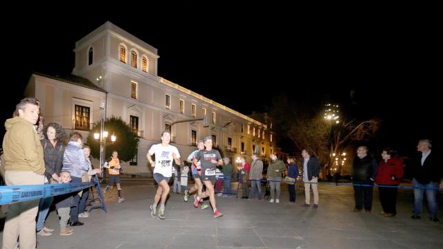 Valladolid de noche durante la carrera de Ríos de Luz