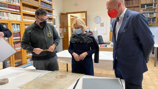 Cuatro documentos históricos del Reino de Murcia parten a Toledo a la exposición sobre la figura de Alfonso X El Sabio. Foto: Ayuntamiento de Murcia