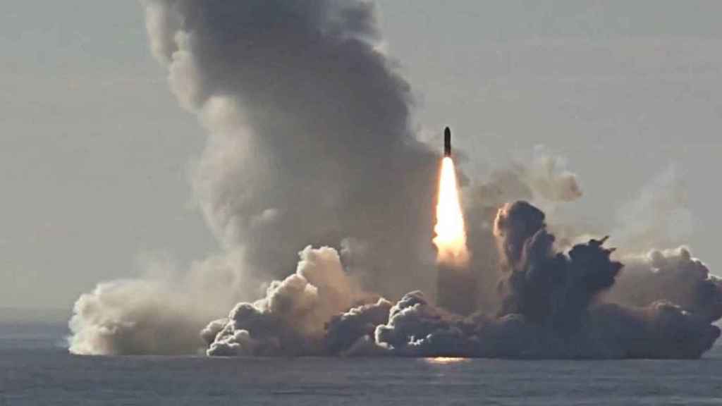 Lanzamiento misil Bulava
