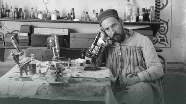Santiago Ramón y Cajal, en su laboratorio de Valencia.