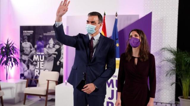 Pedro Sánchez e Irene Montero, durante un acto institucional.