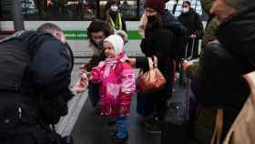 Refugiados que huyen de Ucrania llegan a Berlín