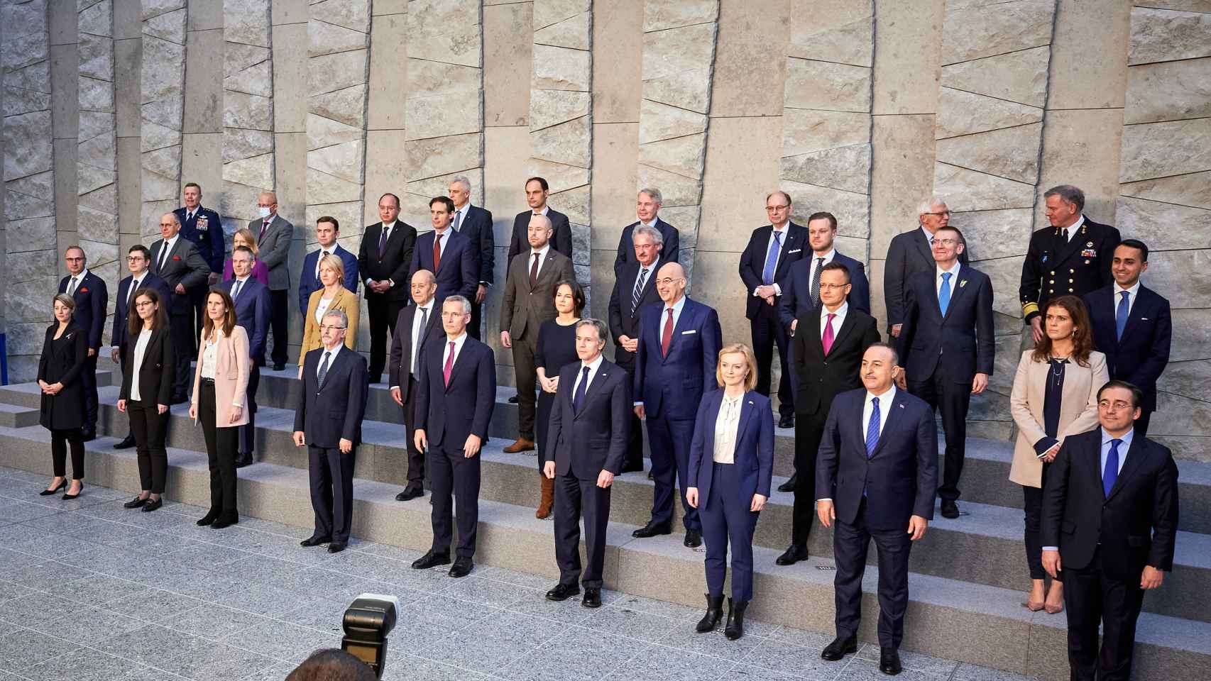 La foto de familia de la reunión de ministros de Exteriores de la OTAN de este viernes