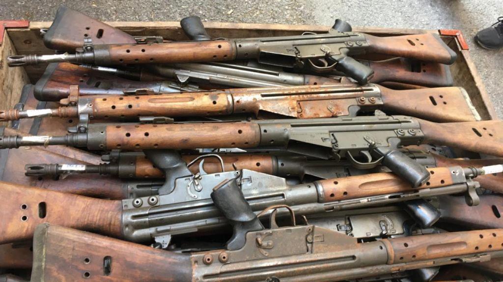 Los Cetmes de atrezo intervenidos en Cantábrico Militaria.