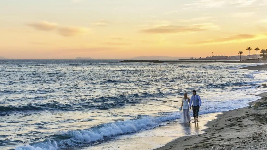 El destino atrae a turistas que quieren celebrar su boda con buen tiempo.