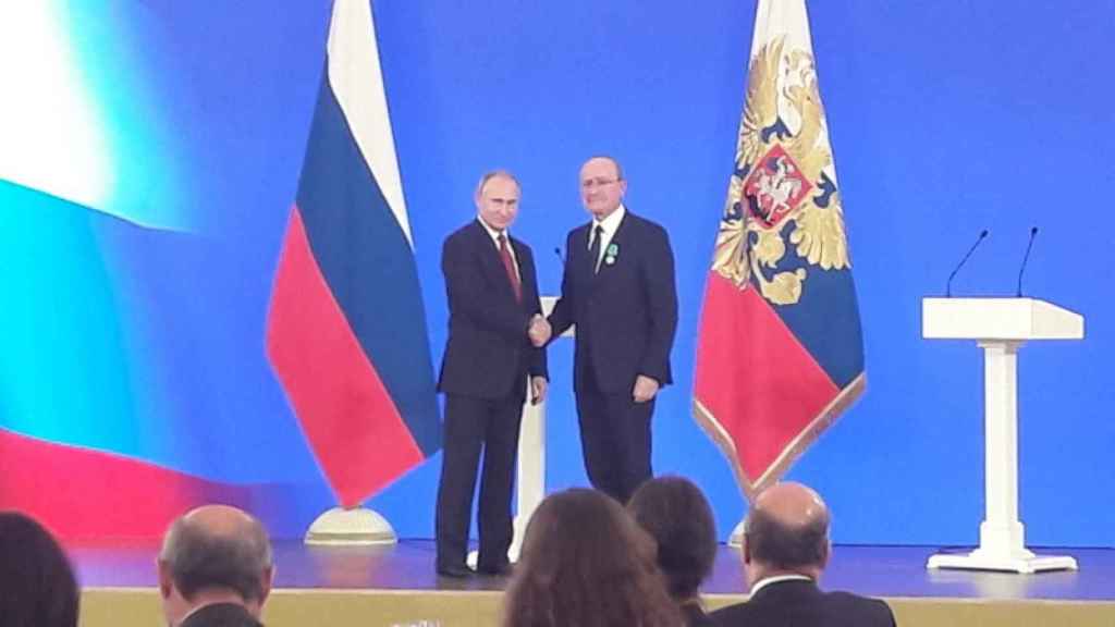 Putin impone la Medalla Pushkin a Francisco de la Torre