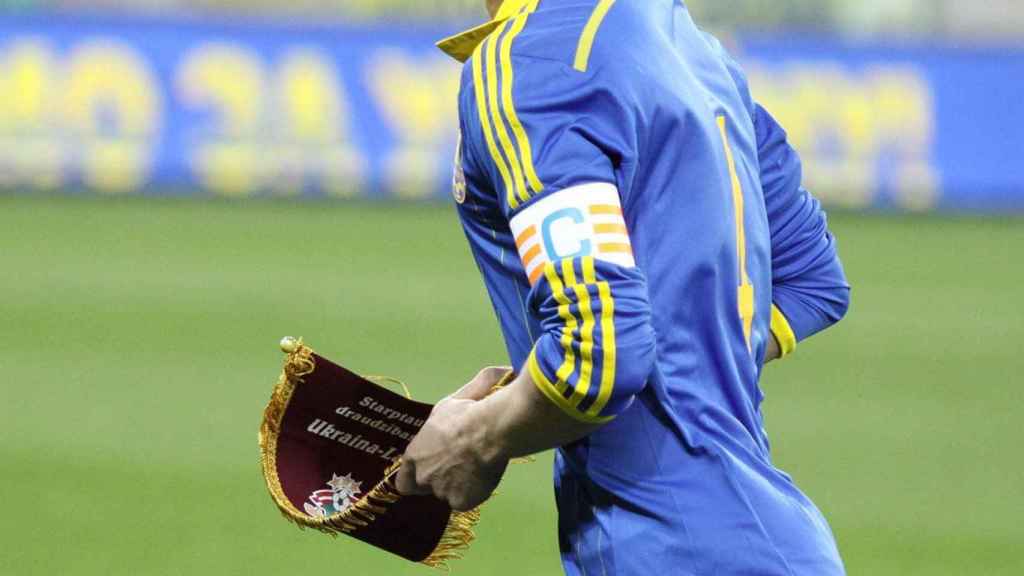 Anatoliy Tymoshchuk durante un partido con la selección de Ucrania como capitán