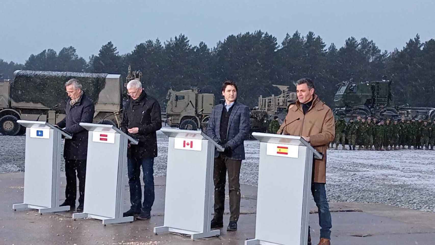 Pedro Sánchez, Jens Stoltenberg, Justin Trudeau y el primer ministro de Letonia, Arturs Krisjanis Karins.