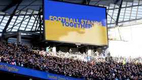 Mensaje de apoyo a Ucrania en un partido de la Premier League