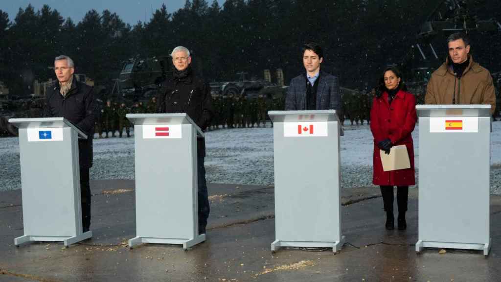 El secretario general de la OTAN, Jens Stoltenberg; el primer ministro de Letonia, Arturs Krisjanis; el de Canadá, Justin Trudeau y el español, Pedro Sánchez.