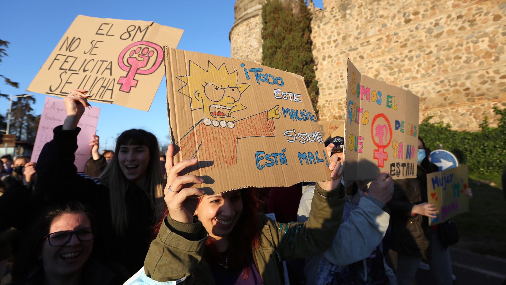 Las mejores imágenes de la manifestación por el Día Internacional de la Mujer en Toledo