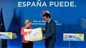 La presidenta de la Comisión Europea, Ursula von der Leyen, y el presidente del Gobierno, Pedro Sánchez en su comparecencia conjunta en Madrid el pasado julio.