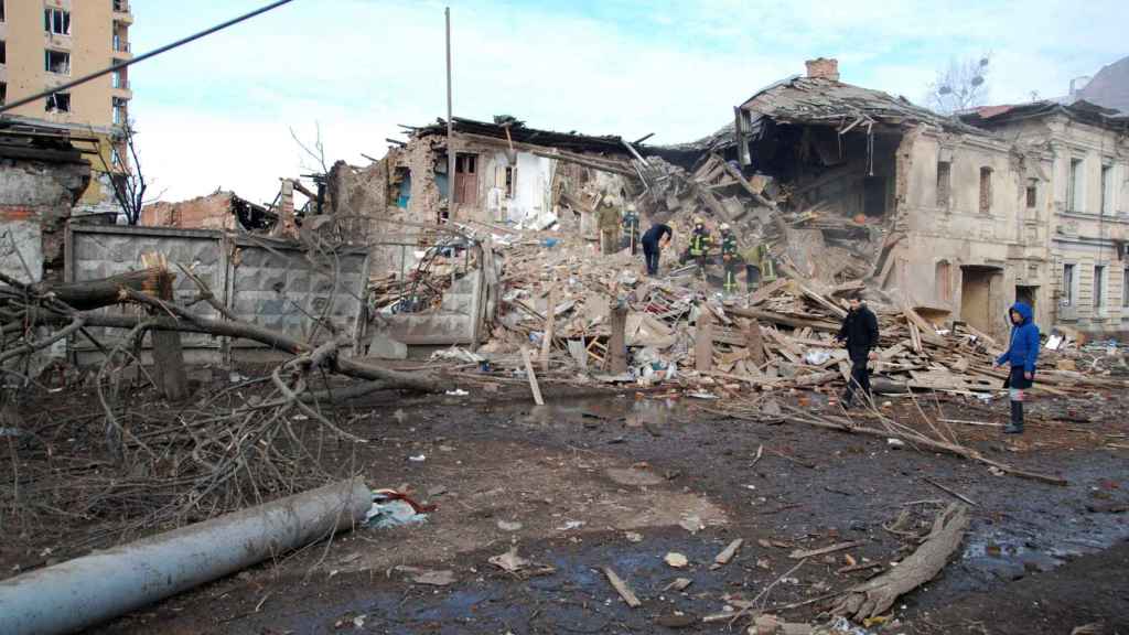 Edificios destruidos por los bombardeos de Rusia sobre Járkov.