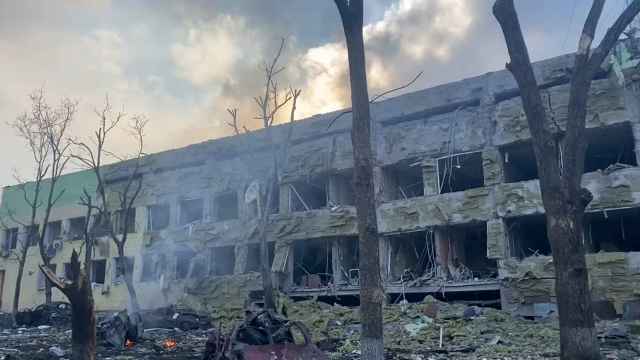 El hospital materno infantil de Mariúpol completamente arrasado por las bombas.
