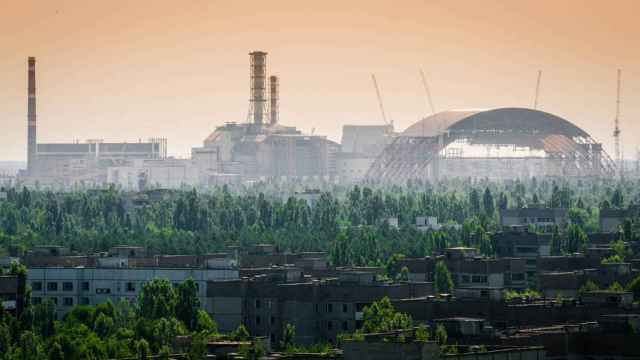 Exterior de la central nuclear de Chernóbil.