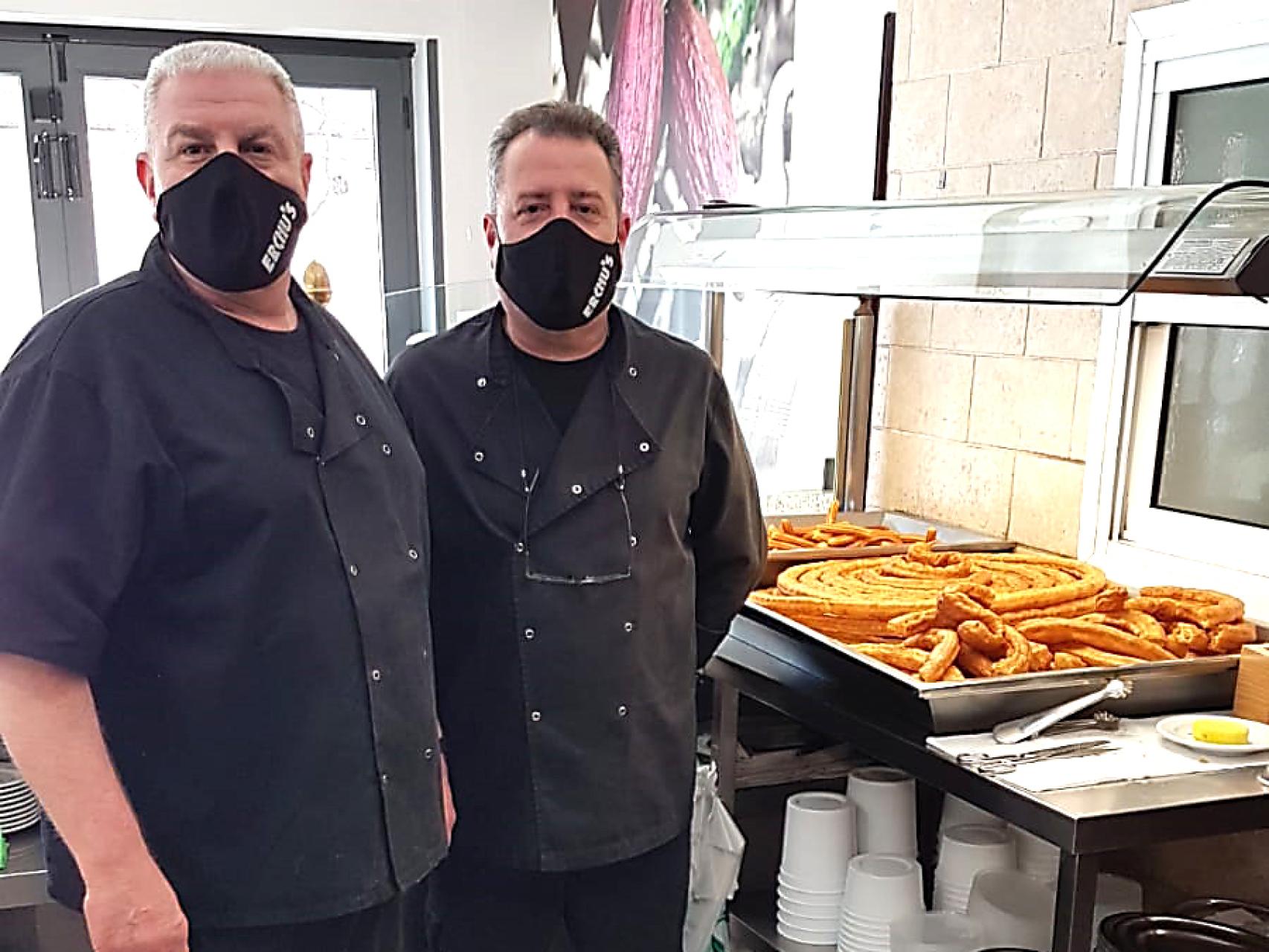 Carlos y Javier, propietarios de la Churrería Erchus