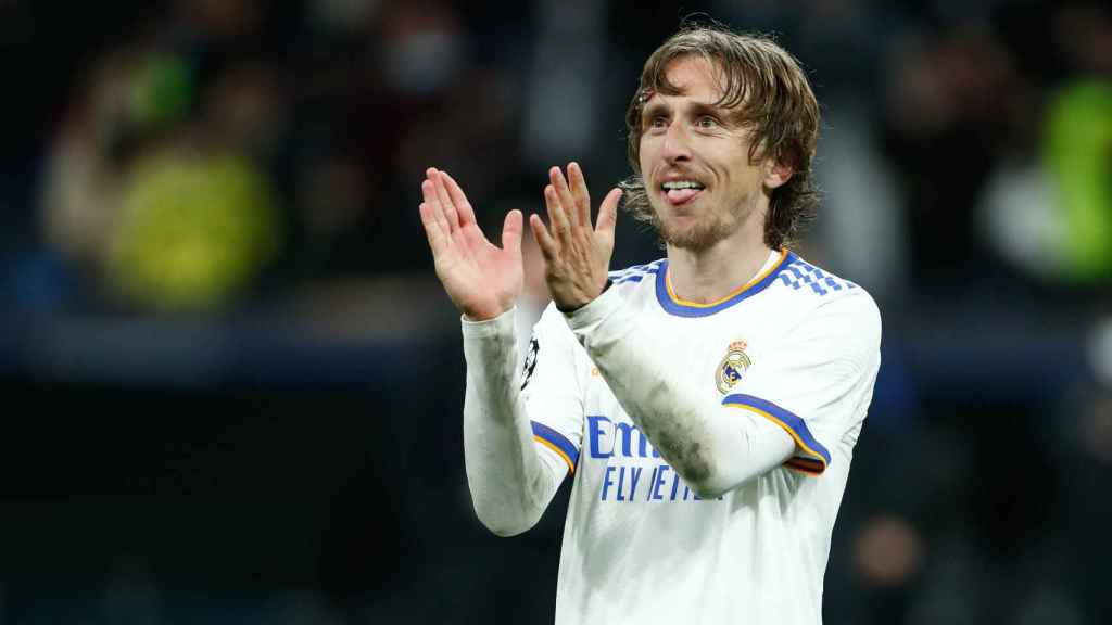 Luka Modric applauded at the Santiago Bernabéu.