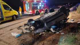 Vehículo volcado en un accidente en Zamora